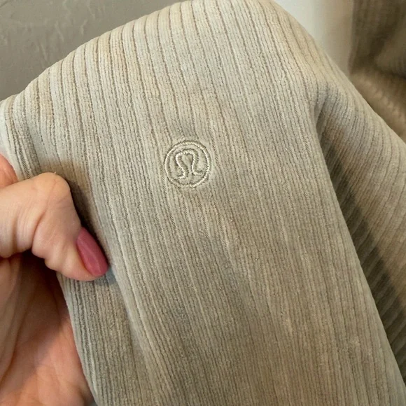 Lululemon Riverstone Scuba Mid Rise Wide Leg Pant Velvet Cord Size 4 - Picture 4 of 6